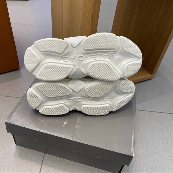 Balenciaga Triple S Sneaker ‘Allover Logo - White’ - Picture 3 of 8